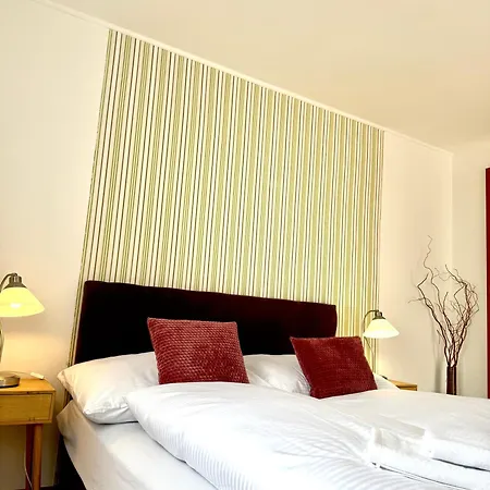 Πανσιόν & Restaurant Raimund 3*