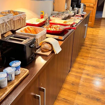 Penzion & Restaurant Raimund בית הארחה 3*